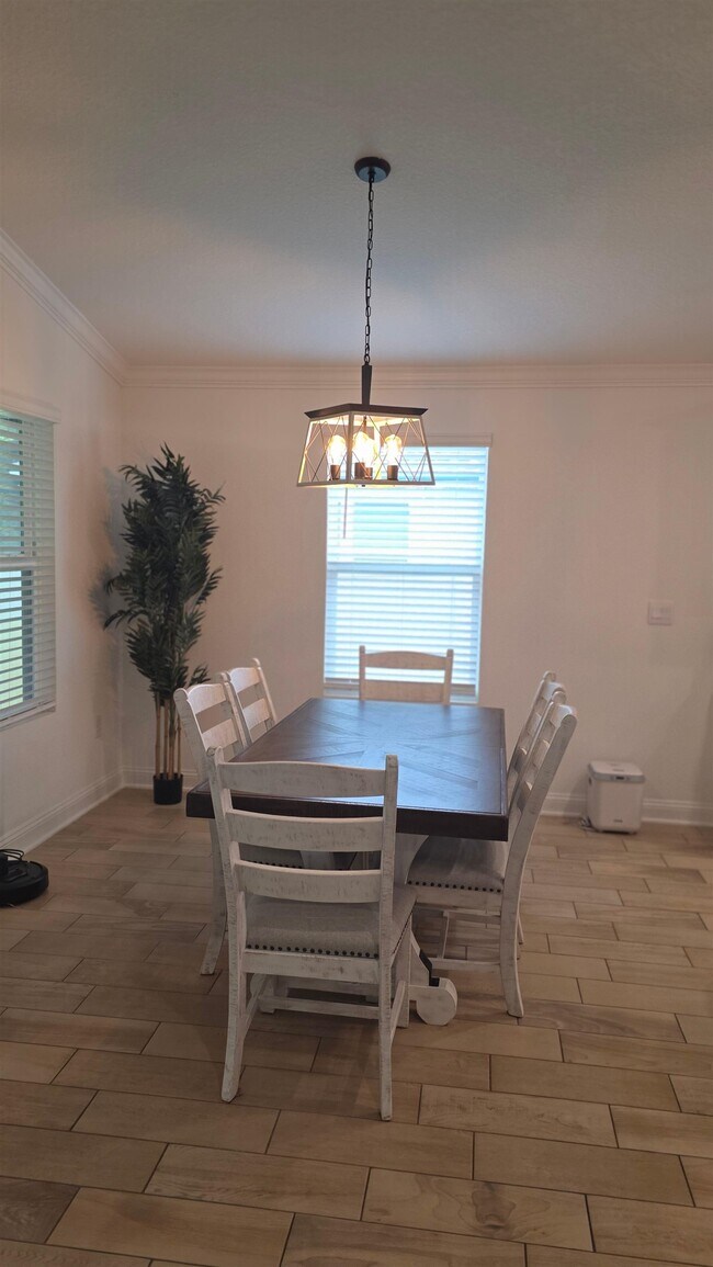 Building Photo - 248 Zancara St