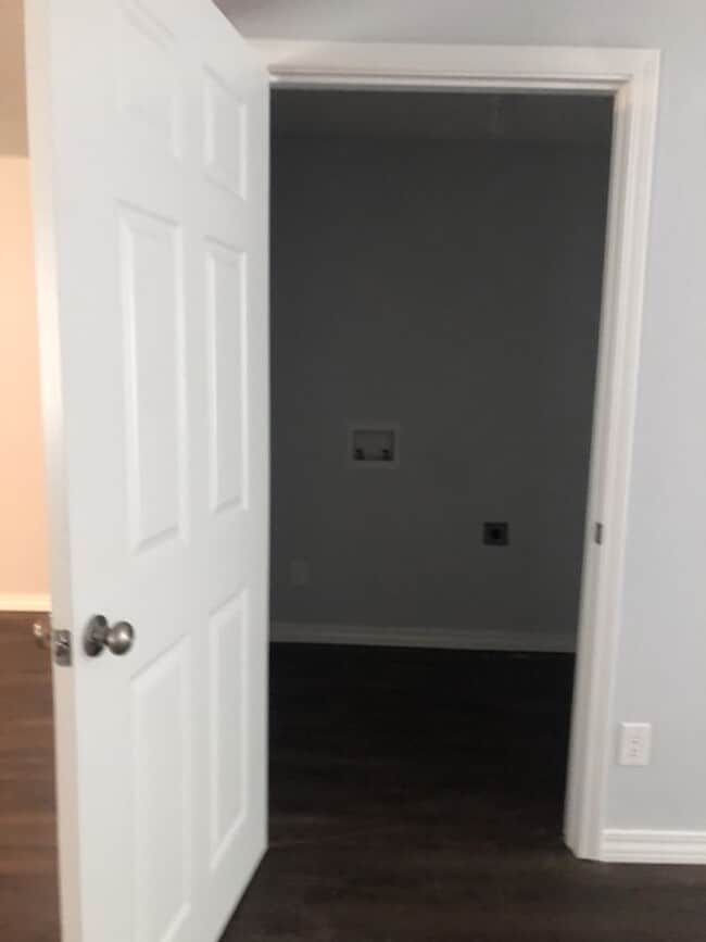 Building Photo - 4 Bed 1 Bath home for rent