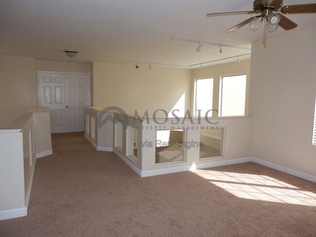 Building Photo - 2106 E Briarwood Terrace