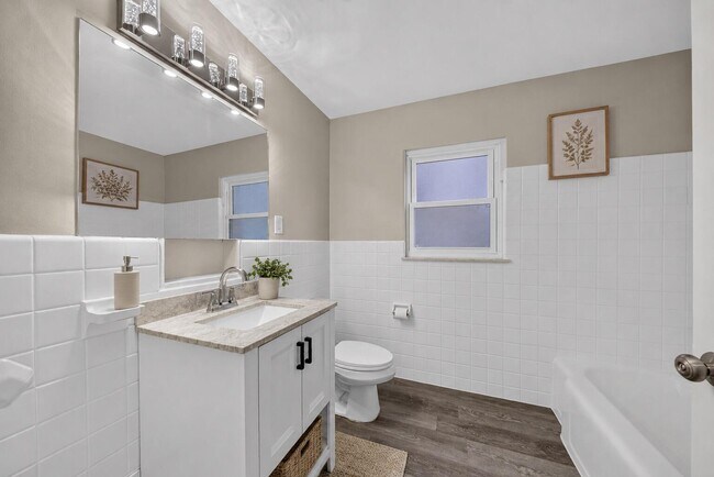 Building Photo - 17136 Birchcrest Dr
