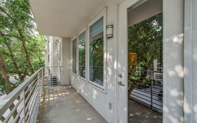 Building Photo - 505 Jackson Hill St