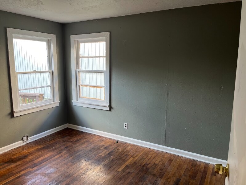 Building Photo - 1218 McCullough Pike