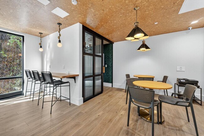 Building Photo - 8701 Churchill Rd