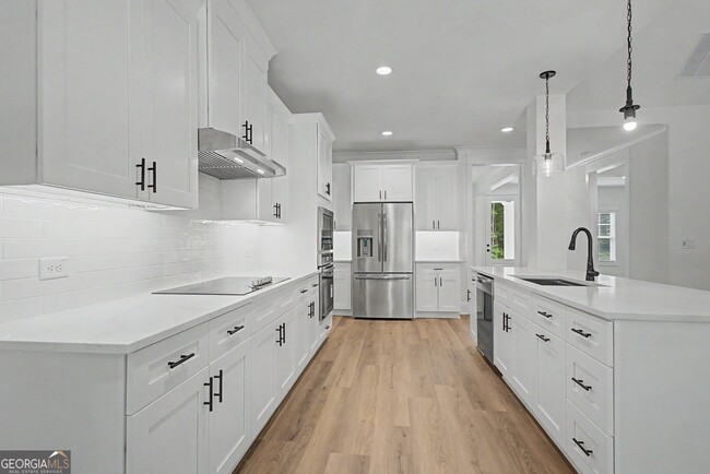 Building Photo - 347 E Crestwood Rd