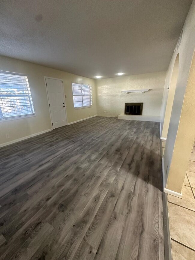 Building Photo - 3312 Tanglewood Ln