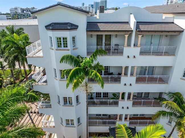 Building Photo - 1415 Sunset Harbour Dr