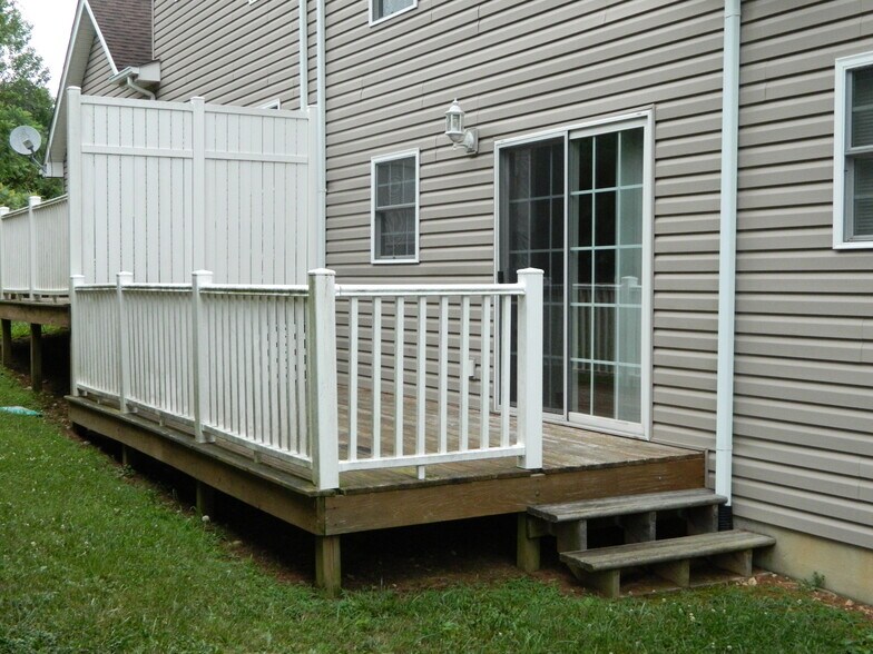 Building Photo - 1210 Cedar St