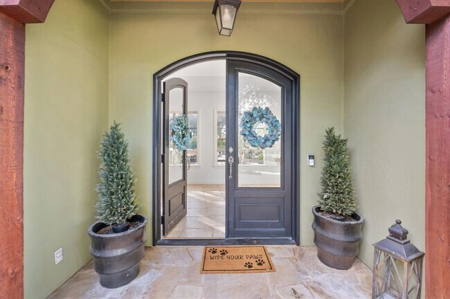 Building Photo - 7228 Oak Shores Dr
