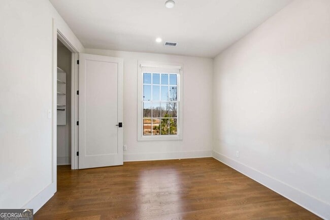 Building Photo - 160 4th St