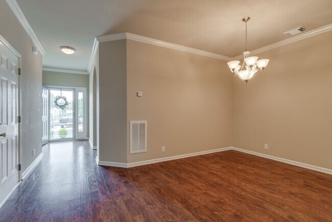 Building Photo - Beautiful 2-Bed, 2.5-Bath Townhouse in Har...