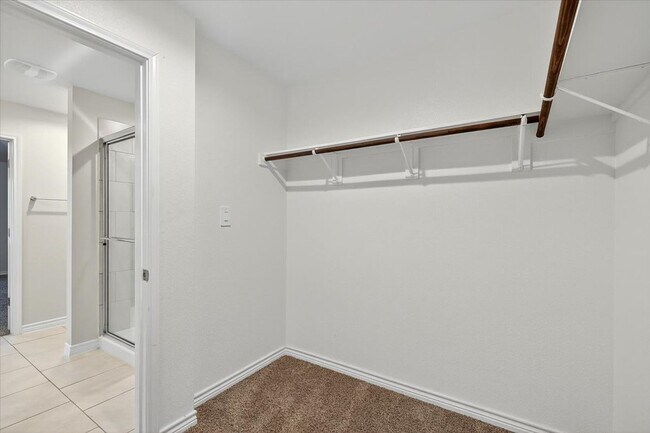 Building Photo - 3909 Shiva Dr