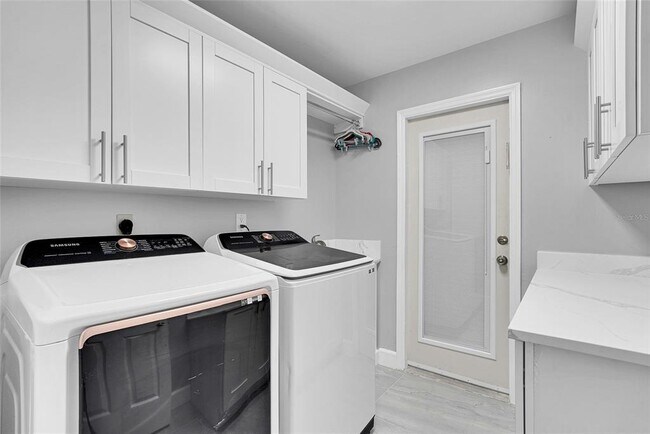 Building Photo - 3944 Doral Dr