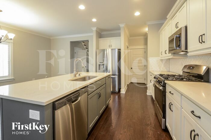 Building Photo - 1441 Valley Trace