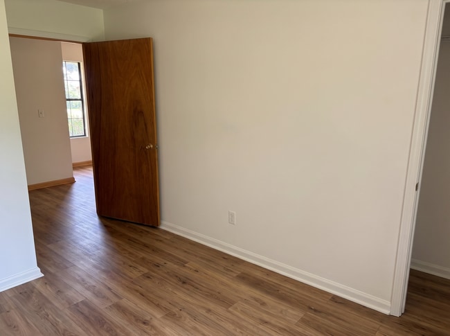 Building Photo - Renovated 4-Bedroom Home with Large Yard – Available for Lease at $1,660/Month