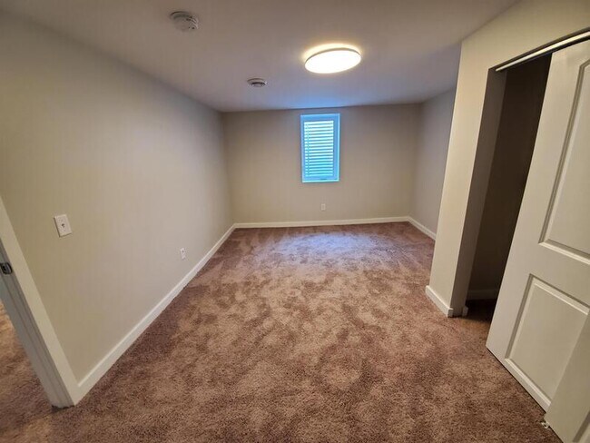 Building Photo - 5713 Xerxes Ave S