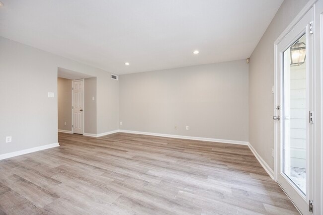 Building Photo - 5005 Georgi Ln
