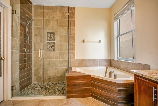 Building Photo - 442 Home Grove Dr