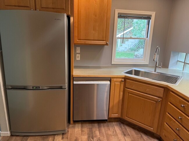 Building Photo - 37 Silver Spruce