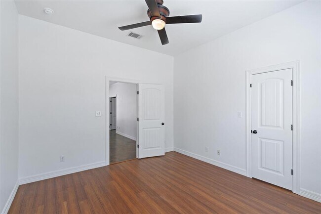 Building Photo - 485 Canna Lily Cir