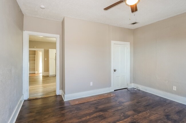 Building Photo - 130 Pelzer St