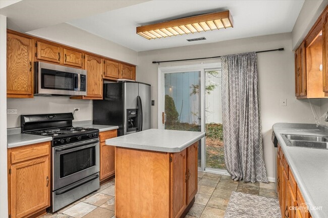 Building Photo - 8119 Oriole Dr