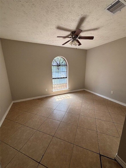 Building Photo - 16114 Lazy Ridge Rd