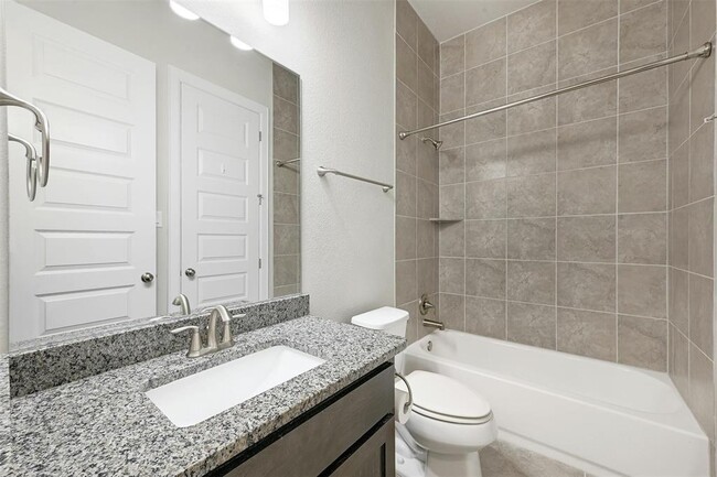 Building Photo - 5308 Via Besso Dr