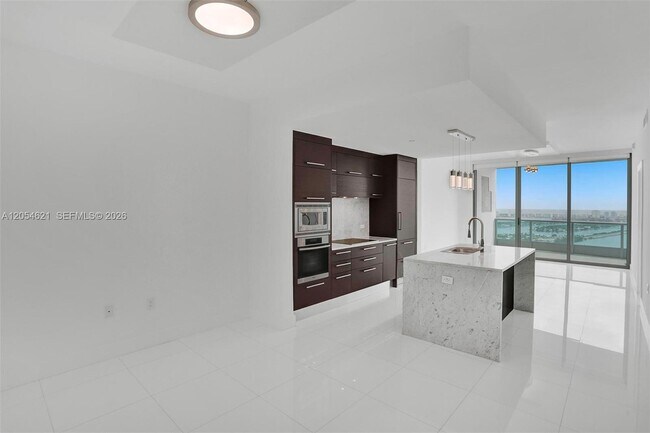 Building Photo - 900 Biscayne Blvd