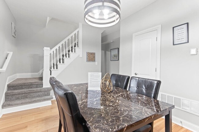 Building Photo - Modern Townhome in the Heart of Franklinton