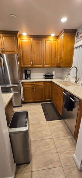 Building Photo - 14255 Rosemary Ln