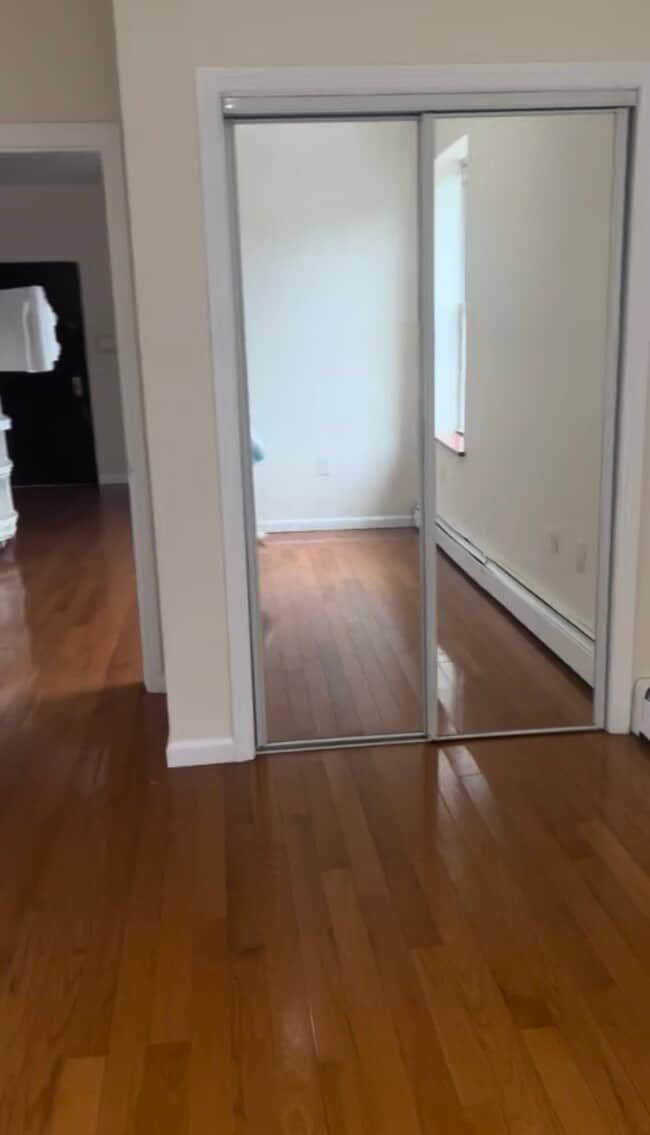 Building Photo - 12307 Jamaica Ave