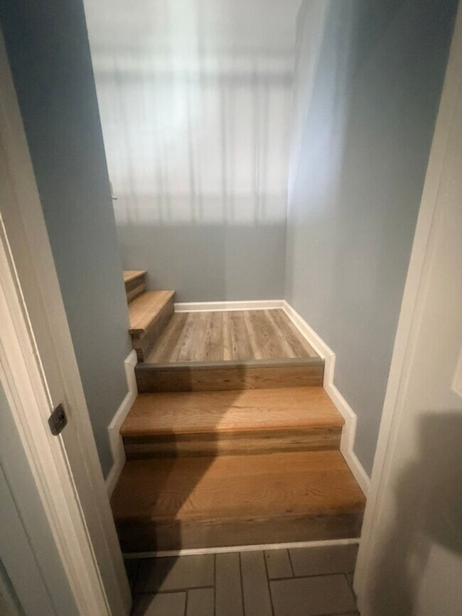 Building Photo - Spacious Maryville City Rental with Finished Basement & Lawn Care Included!