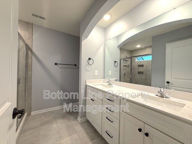 Building Photo - 13450 Savannah Point Dr