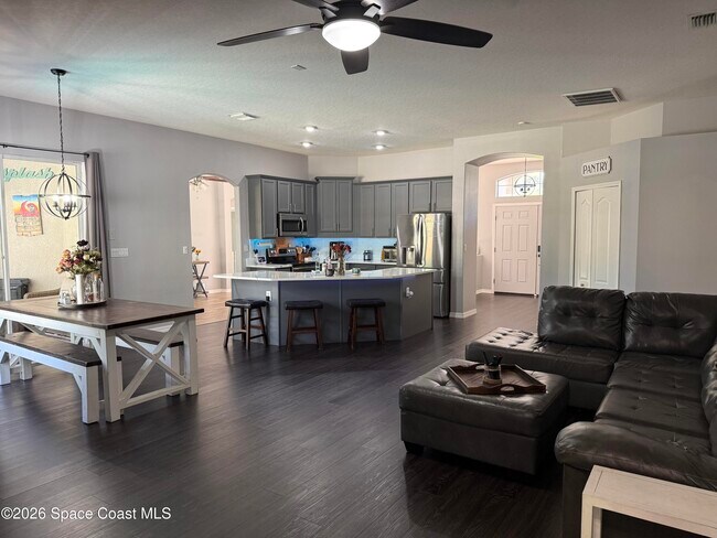 Building Photo - 110 Ridgemont Cir SE