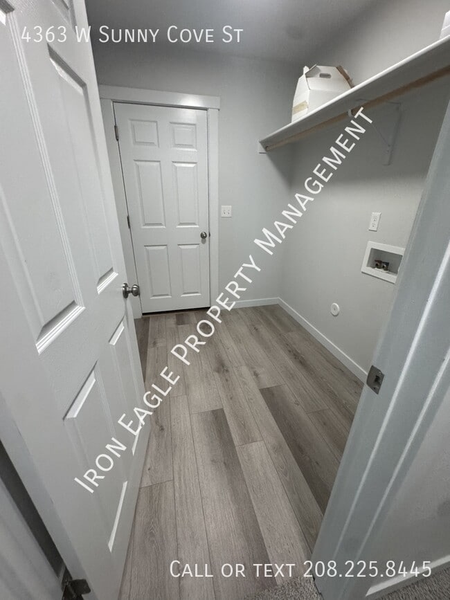 Building Photo - 4363 W Sunny Cove St