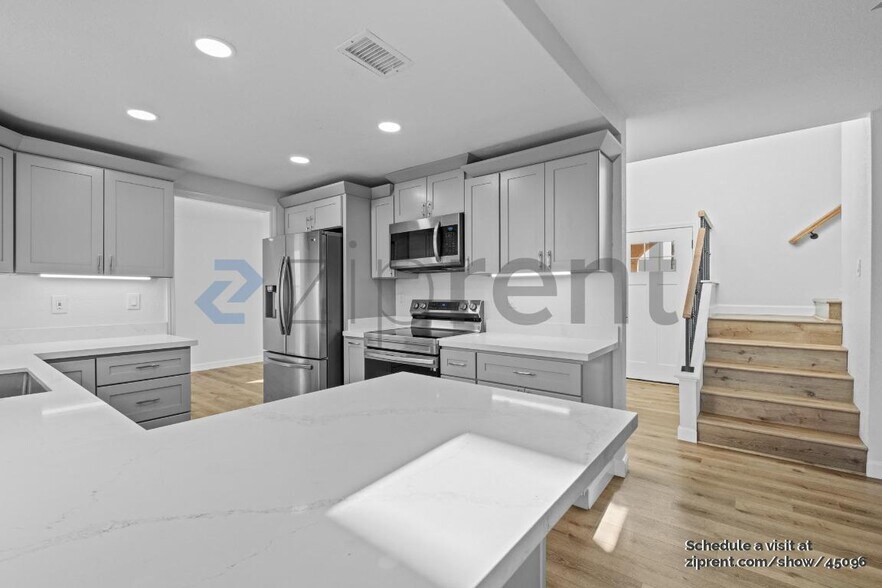 Building Photo - 1275 Sweetbrier Pl
