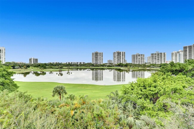 Building Photo - 20000 E Country Club Dr