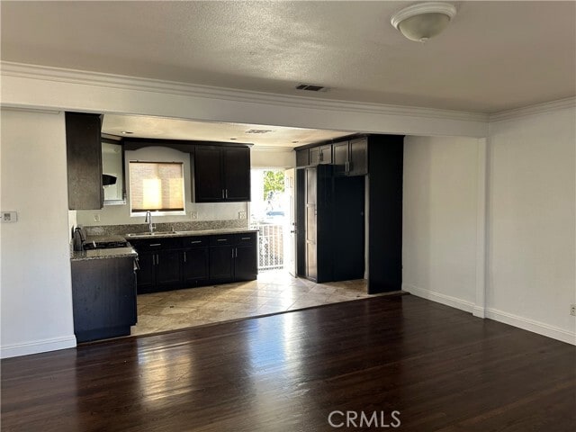 Building Photo - 5752 Jillson St