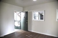 Building Photo - 1539 Vista Del Mar Dr
