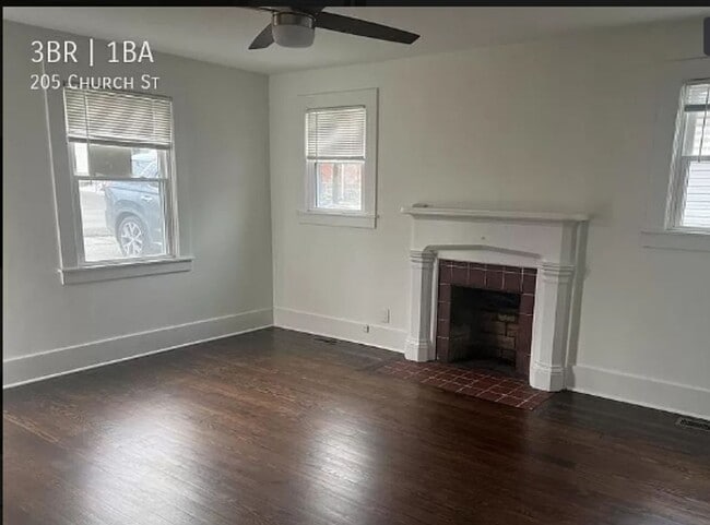 Building Photo - 205 Church St