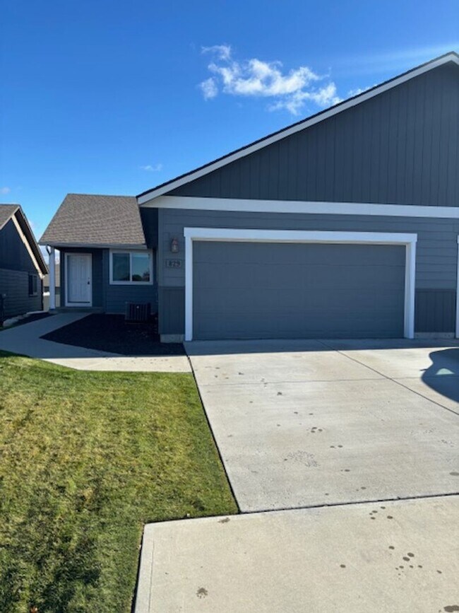 Building Photo - 1609