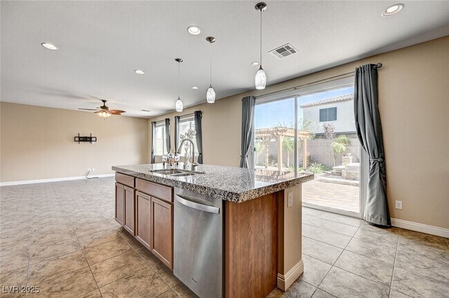 Building Photo - 4630 Summer Azure St