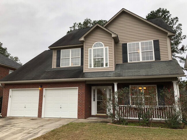 Building Photo - Pond-View Home with Spacious Yard