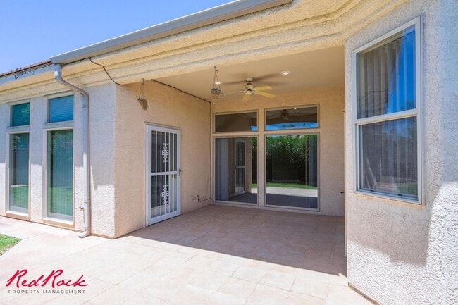 Building Photo - Comfortable 3-bedroom Home. Small Dog Frie...