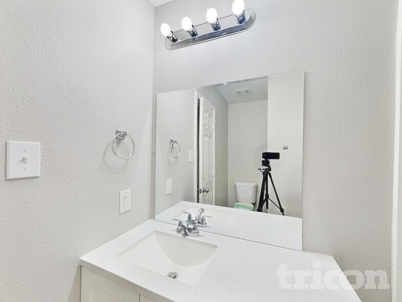 Building Photo - 6414 Quail Valley Dr