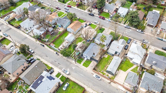 Building Photo - Charming 2-Bedroom Home in a Prime Central Sacramento Location