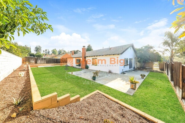 Building Photo - 2877 Sandberg St