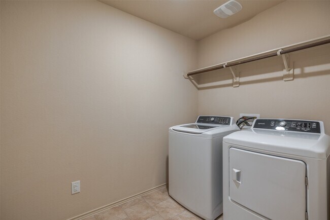 Building Photo - 23603 Umbrella Pine Dr