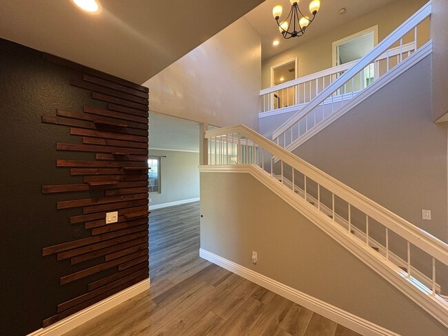 Building Photo - Beautiful 4B/3BA Home in Encinitas!