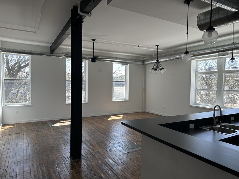 Primary Photo - 46 S Summit St